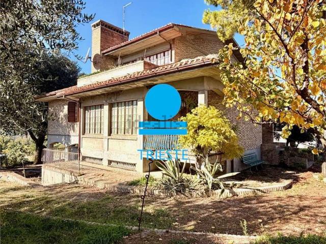 Case e ville in vendita di 366 m²