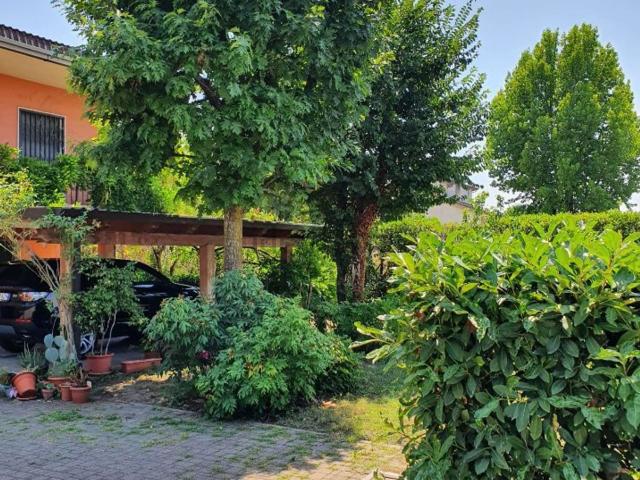 Case e ville in vendita di 366 m² in Via Bergamo, 30