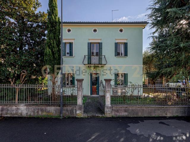 Case e ville in vendita di 366 m² in Vicolo P. Paleocapa, 12