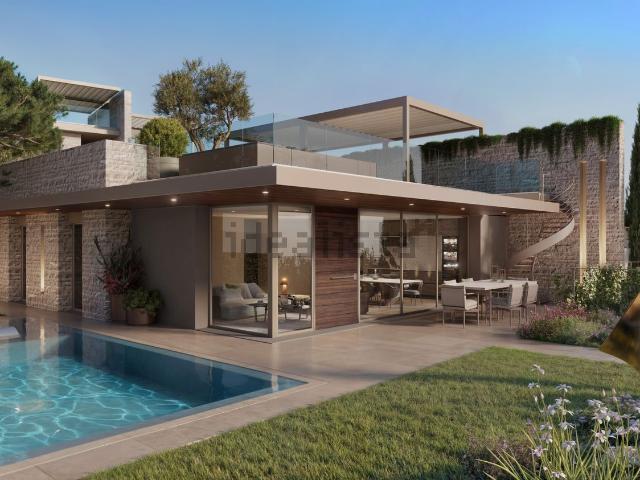 Case e ville in vendita di 367 m² in Via Rondinelli