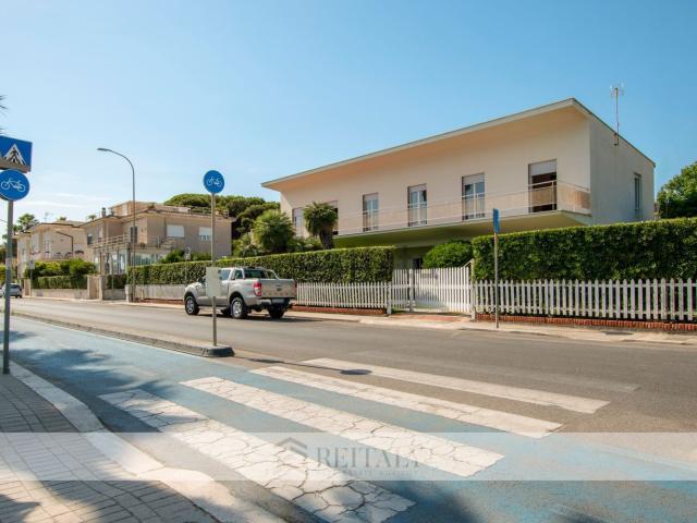 Case e ville in vendita di 367 m² in Viale Circe, 98