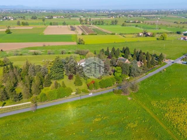 Case e ville in vendita di 367 m² in Strada Provinciale Traversetolo, 289
