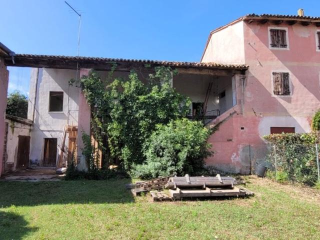 Case e ville in vendita di 368 m²