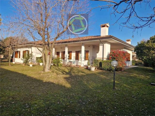 Case e ville in vendita di 368 m² in Via Portolana, 18