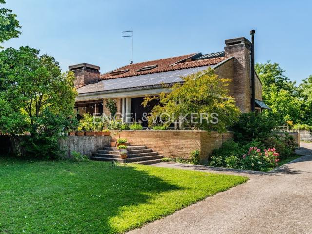 Case e ville in vendita di 368 m² in Strada dei Biscari