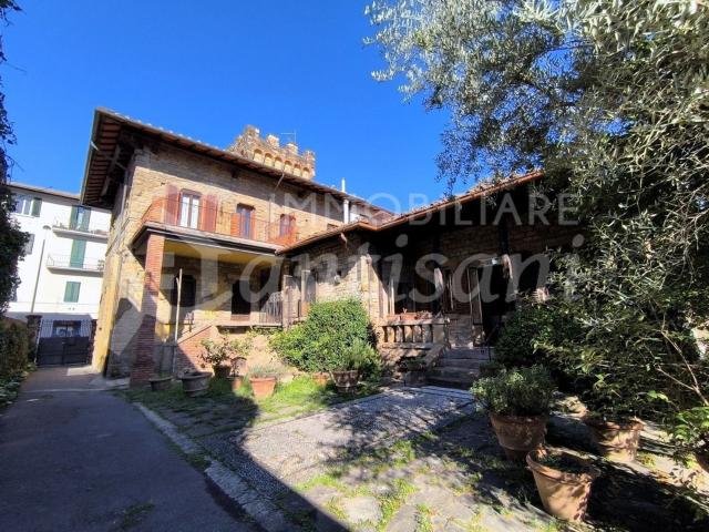 Case e ville in vendita di 369 m² in Via delle Panche
