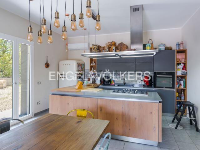 Case e ville in vendita di 369 m² in Contrada Madonna Marina snc