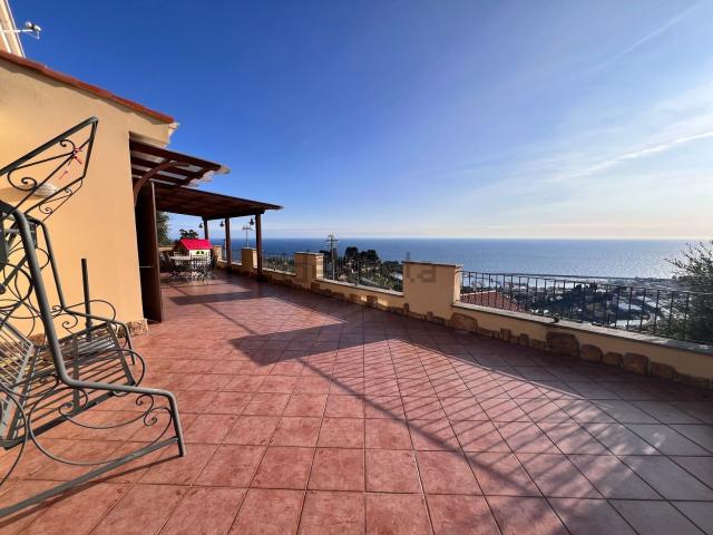Case e ville in vendita di 369 m² in Strada Madonna della Villetta