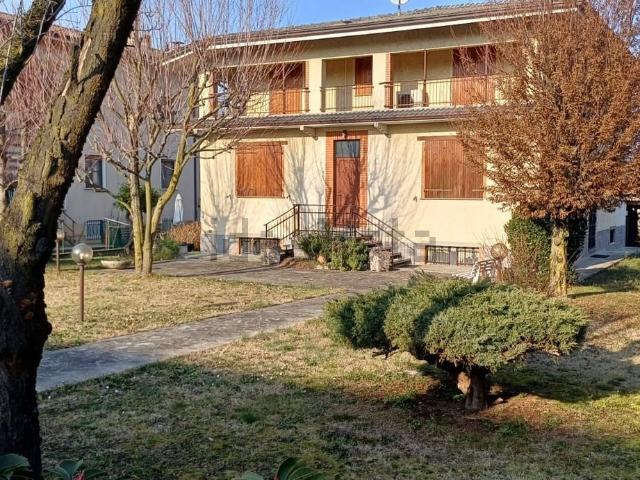 Case e ville in vendita di 370 m²