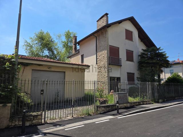 Case e ville in vendita di 370 m²