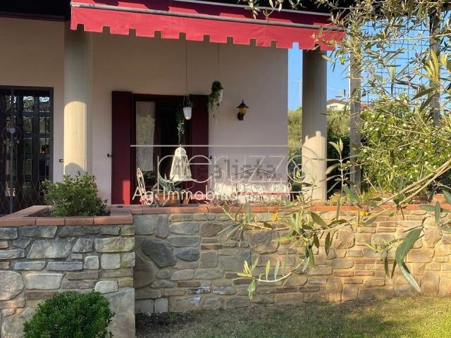 Case e ville in vendita di 370 m²