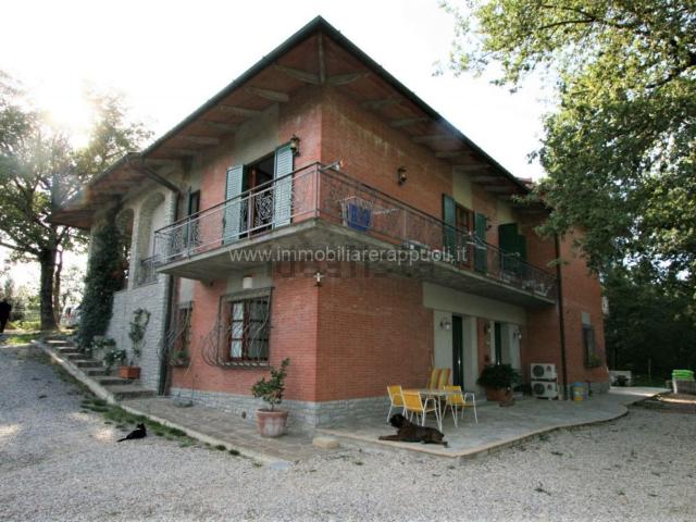Case e ville in vendita di 370 m²