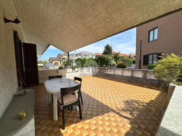 Case e ville in vendita di 370 m² in Via Alcide De Gasperi, 6