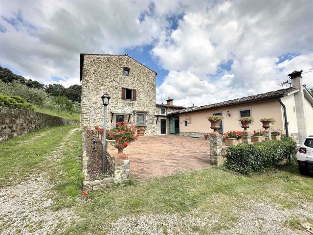 Case e ville in vendita di 370 m² in Via del Canto e Rosario
