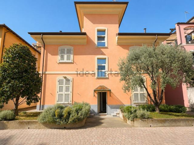Case e ville in vendita di 370 m² in Via Felice Cavallotti