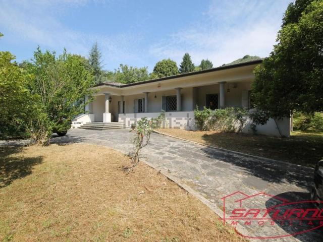 Case e ville in vendita di 370 m² in Via Masone, 210