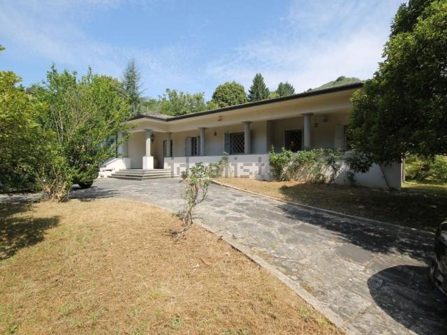 Case e ville in vendita di 370 m² in Via Masone