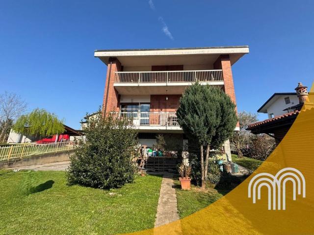Case e ville in vendita di 370 m² in Via Susa, 22