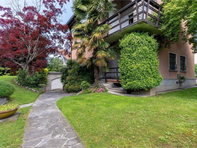 Case e ville in vendita di 370 m² in Via Piave