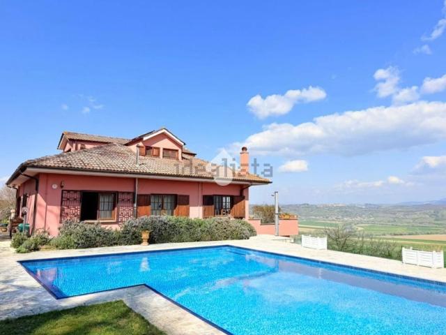 Case e ville in vendita di 370 m² in Contrada San Angelo