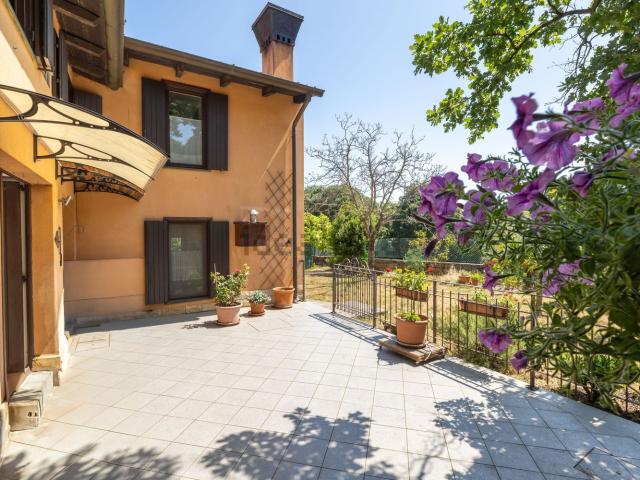 Case e ville in vendita di 370 m² in Località Aurisina