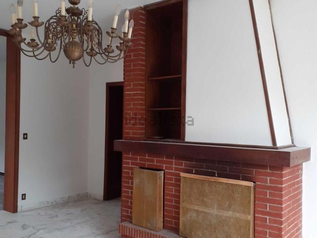 Case e ville in vendita di 370 m² in Piazza Alcide De Gasperi