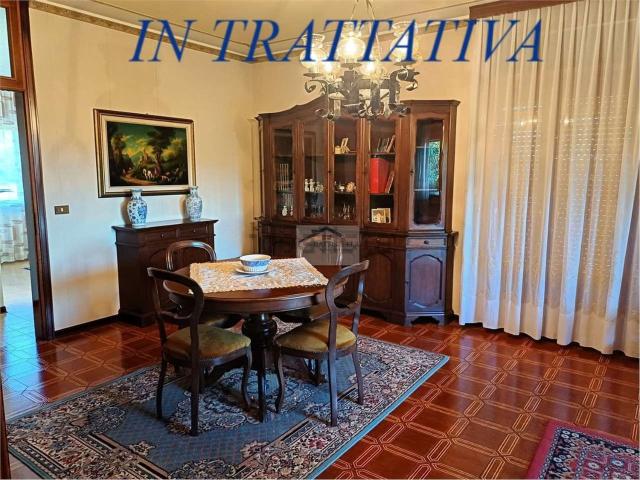 Case e ville in vendita di 371 m²