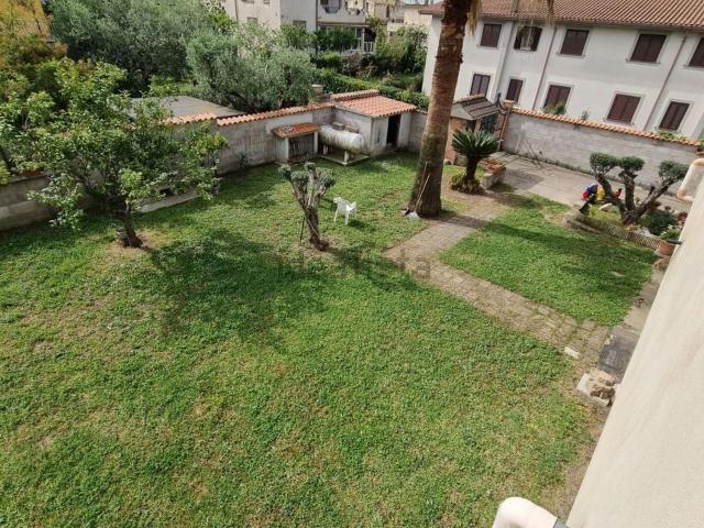 Case e ville in vendita di 371 m² in Via Montagnano