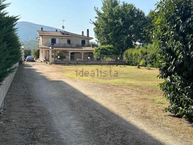 Case e ville in vendita di 372 m² in Via Ponte Tavolato, 19