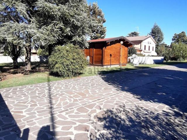 Case e ville in vendita di 374 m²
