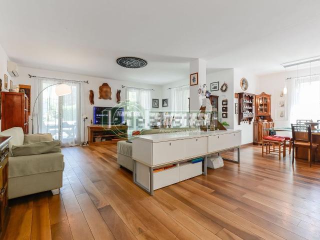 Case e ville in vendita di 375 m²