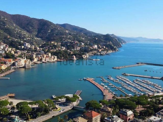 Case e ville in vendita di 375 m² in Via ai Castagneti, 34