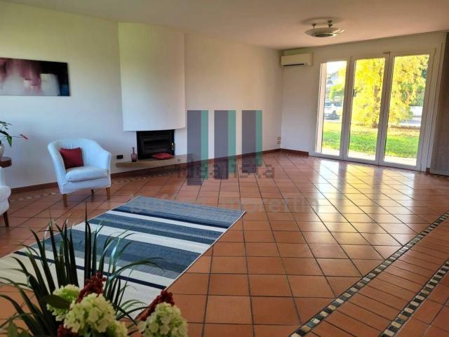 Case e ville in vendita di 375 m² in Via dei Mille, 6