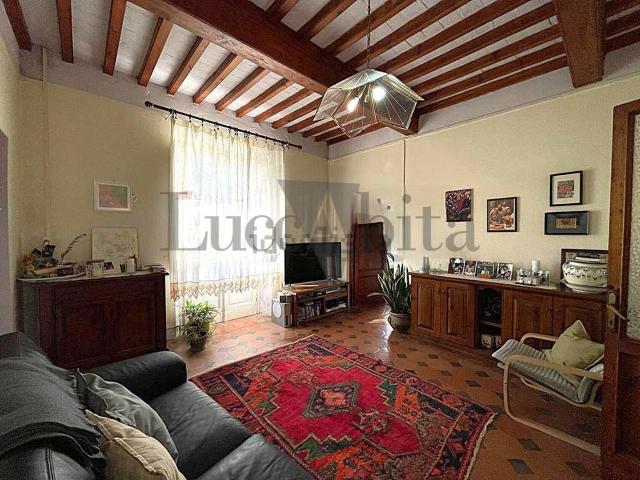 Case e ville in vendita di 375 m² in Via di Tiglio, 761