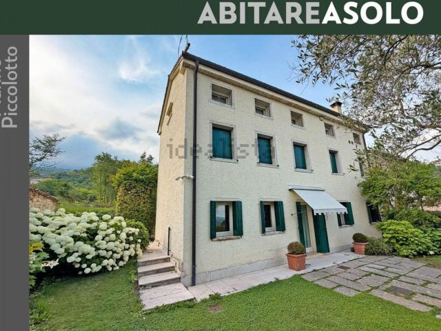 Case e ville in vendita di 375 m² in Via Obledo