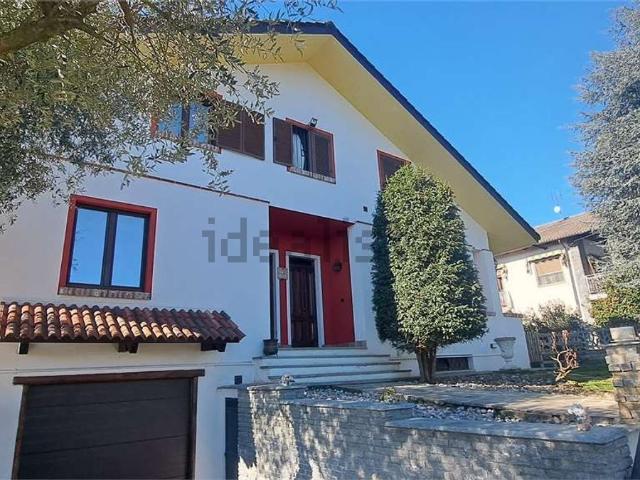 Case e ville in vendita di 375 m² in Via Roma, 68