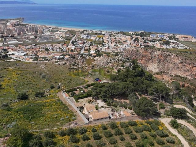 Case e ville in vendita di 375 m² in Via Vecchia Martogna, 64