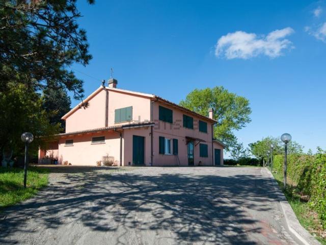 Case e ville in vendita di 375 m² in Strada delle Caminate