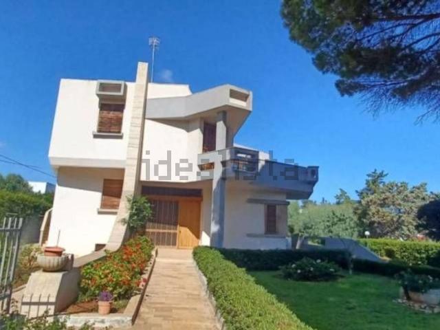 Case e ville in vendita di 376 m² in Via del Mare