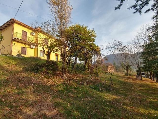 Case e ville in vendita di 376 m² in Via Rosola, 3132