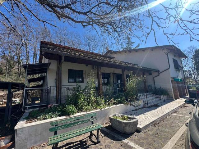 Case e ville in vendita di 376 m² in Strada Provinciale 21a