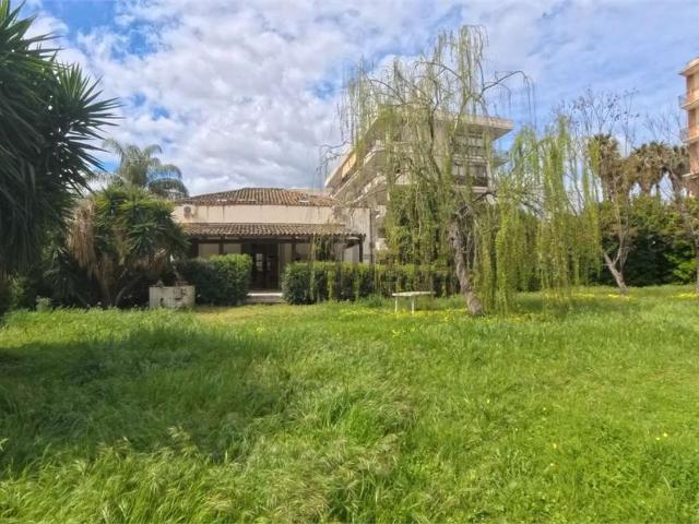 Case e ville in vendita di 377 m²