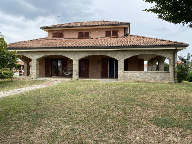 Case e ville in vendita di 378 m² in Via Manzoni, 7