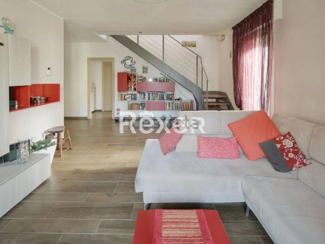 Case e ville in vendita di 378 m² in Viale Amilcare Ponchielli, 10