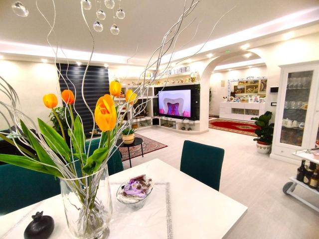 Case e ville in vendita di 379 m²
