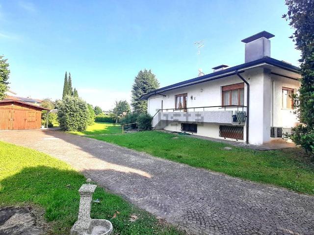 Case e ville in vendita di 379 m²