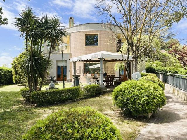 Case e ville in vendita di 380 m²