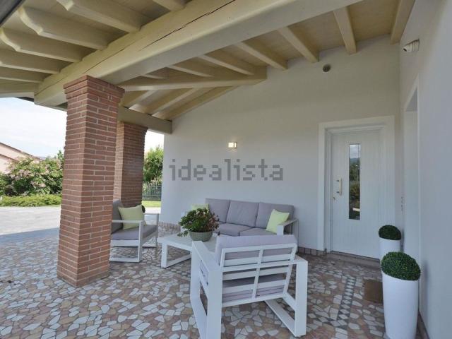 Case e ville in vendita di 380 m²