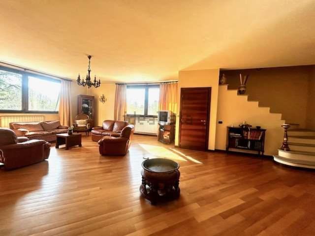 Case e ville in vendita di 380 m²