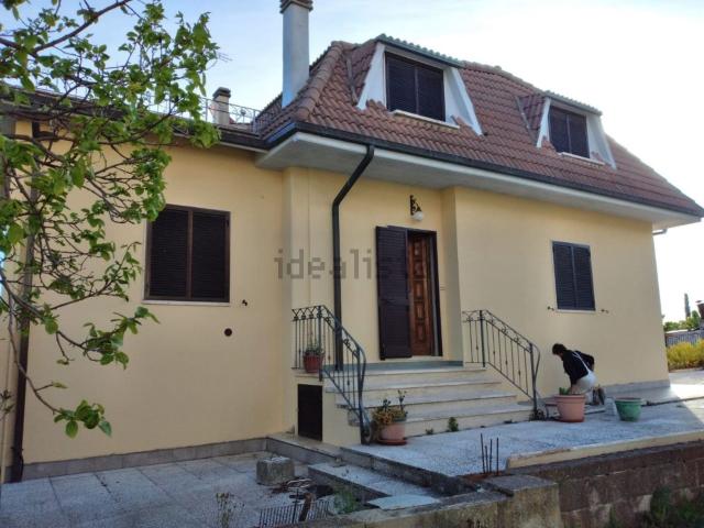 Case e ville in vendita di 380 m²